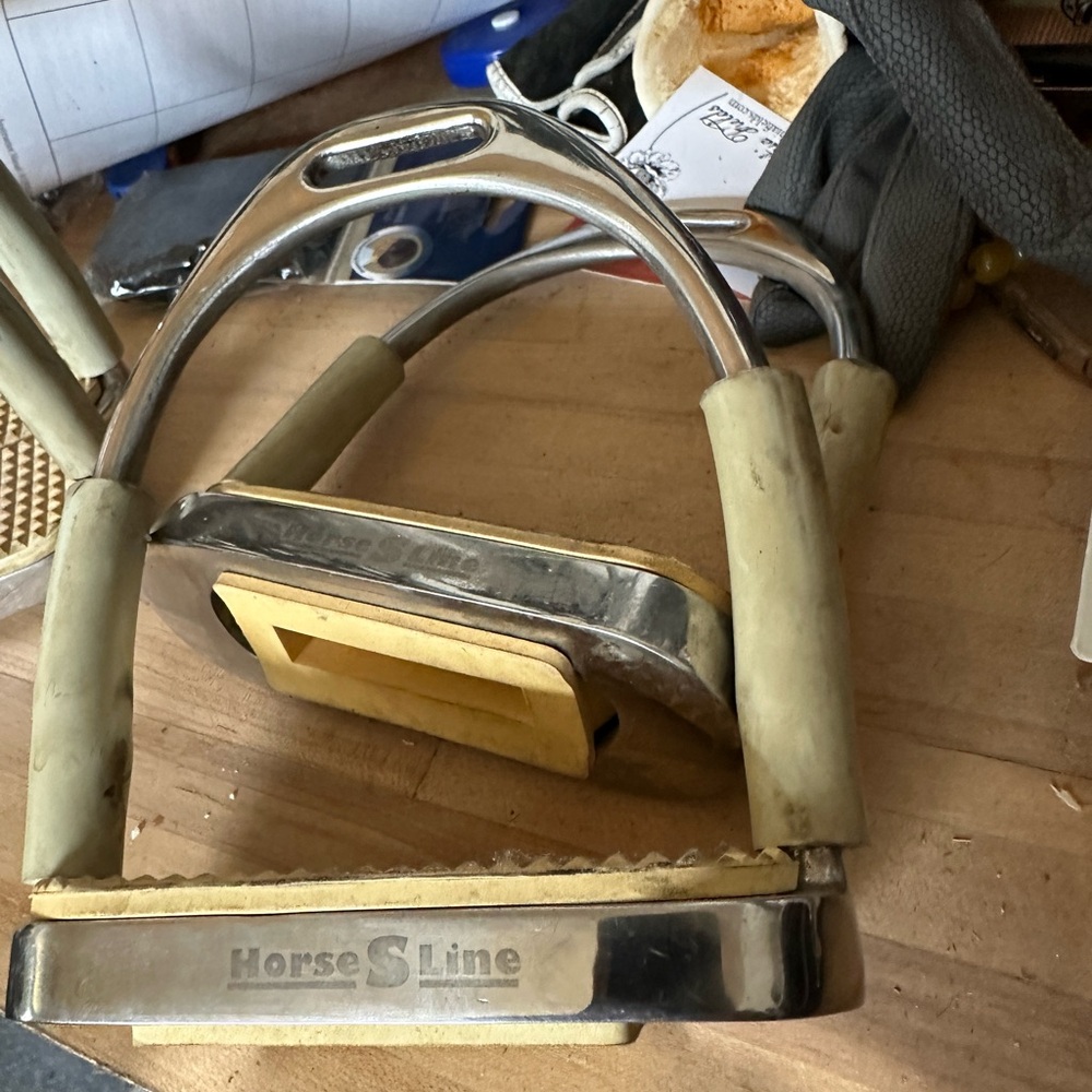 Jointed English Stirrups